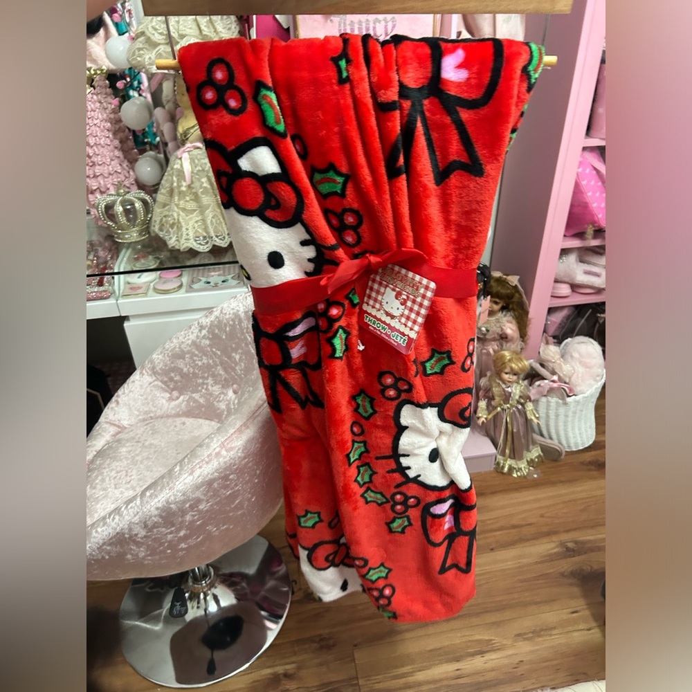 Hello Kitty Christmas blanket